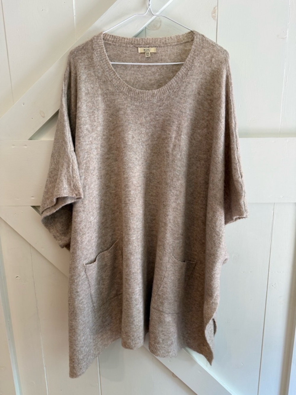 KORI America S/M Beige Oversized Knit Poncho Sweater Tunic‎ w Pockets Boho